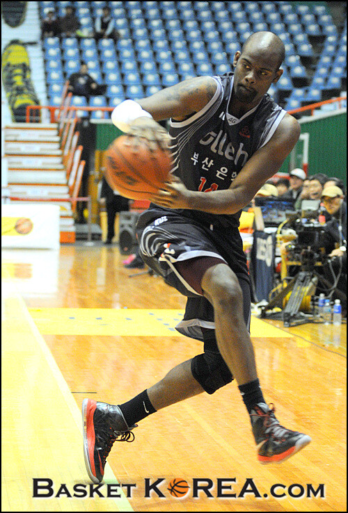 1398pyt20121212-10